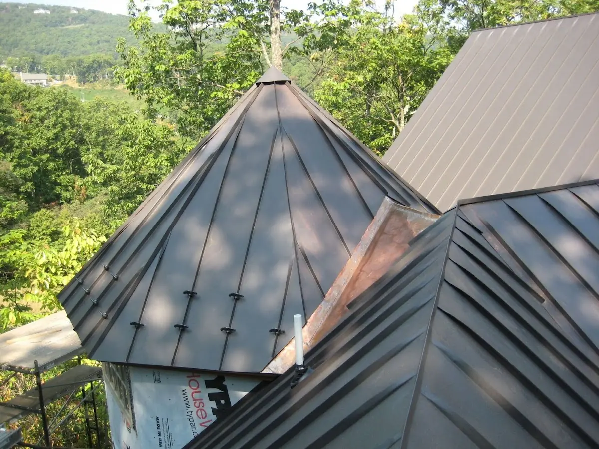 Professional Shingle Replacement & Repair by Craftsman Roofing in Woodside