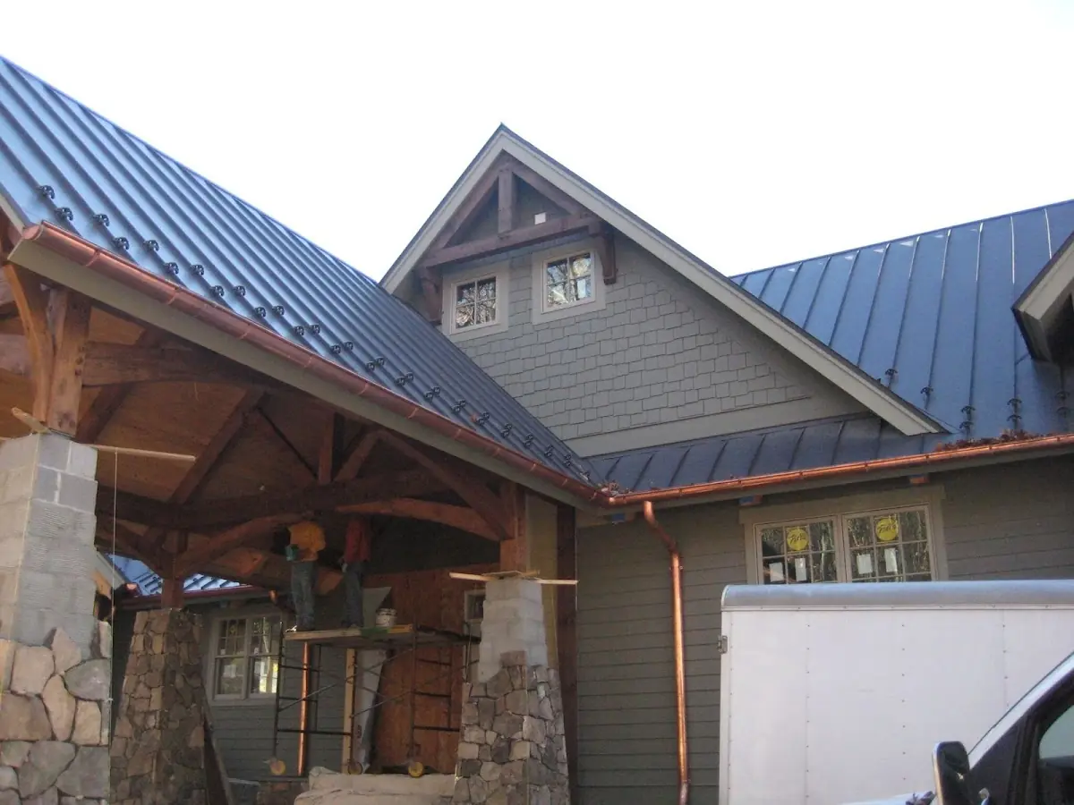 Craftsman Roofing team delivering quality roofing work in Woodside